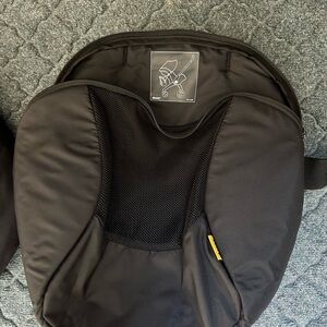 Doona Snap-On Storage Bag